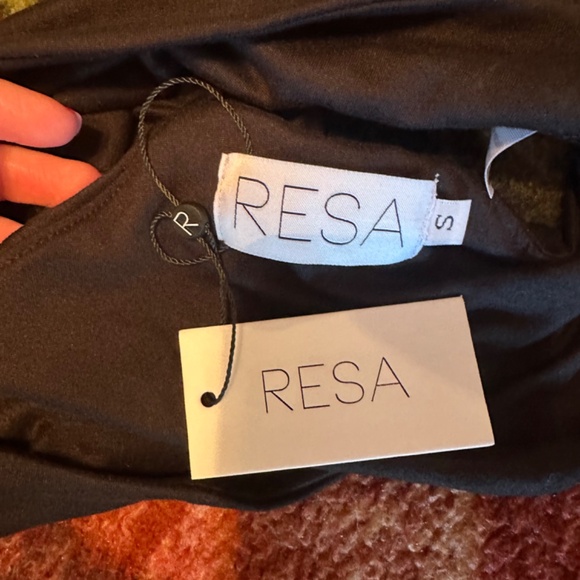 RESA Racerback Cropped Tank - Picture 2 of 3